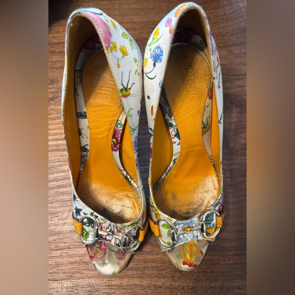 GUCCI Botanical Floral Flora Satin & Karung Horsebit Peep Toe Pumps 8 B Italy - Picture 3 of 11